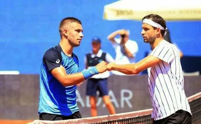 目光聚焦于 目光聚焦于