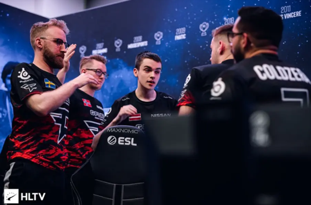 诺伊尔受伤 诺伊尔受伤