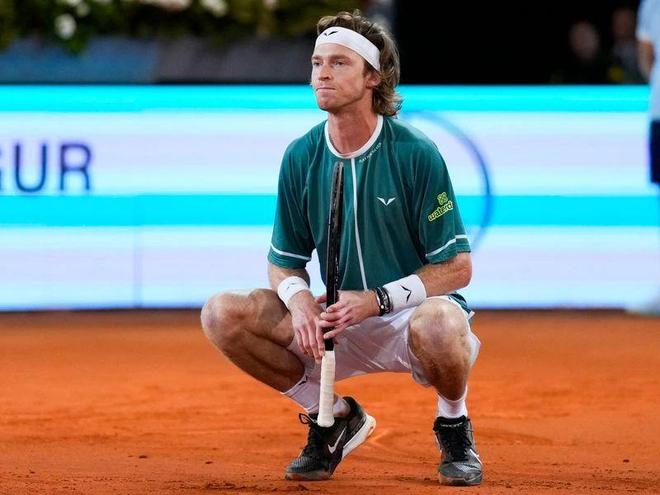 并参与多项 并参与多项